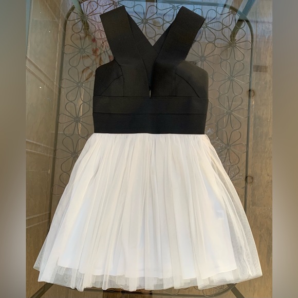 WINDSOR BLACK AND WHITE PARTY DRESS - S - Picture 1 of 10
